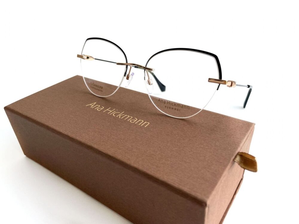 Ana Hickmann AH1491T optical frame in colour 09A, front view on a white background